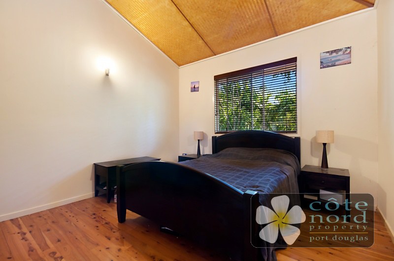 Spacious second bedroom, airconditioning