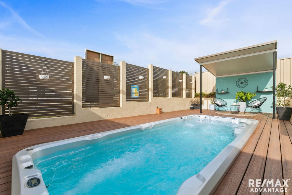 Property For Sale in Wynnum West