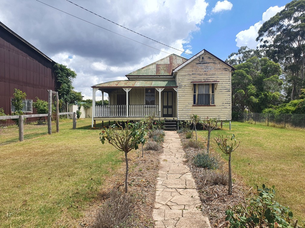 19 Esk Street, Crows Nest > RE/MAX Country