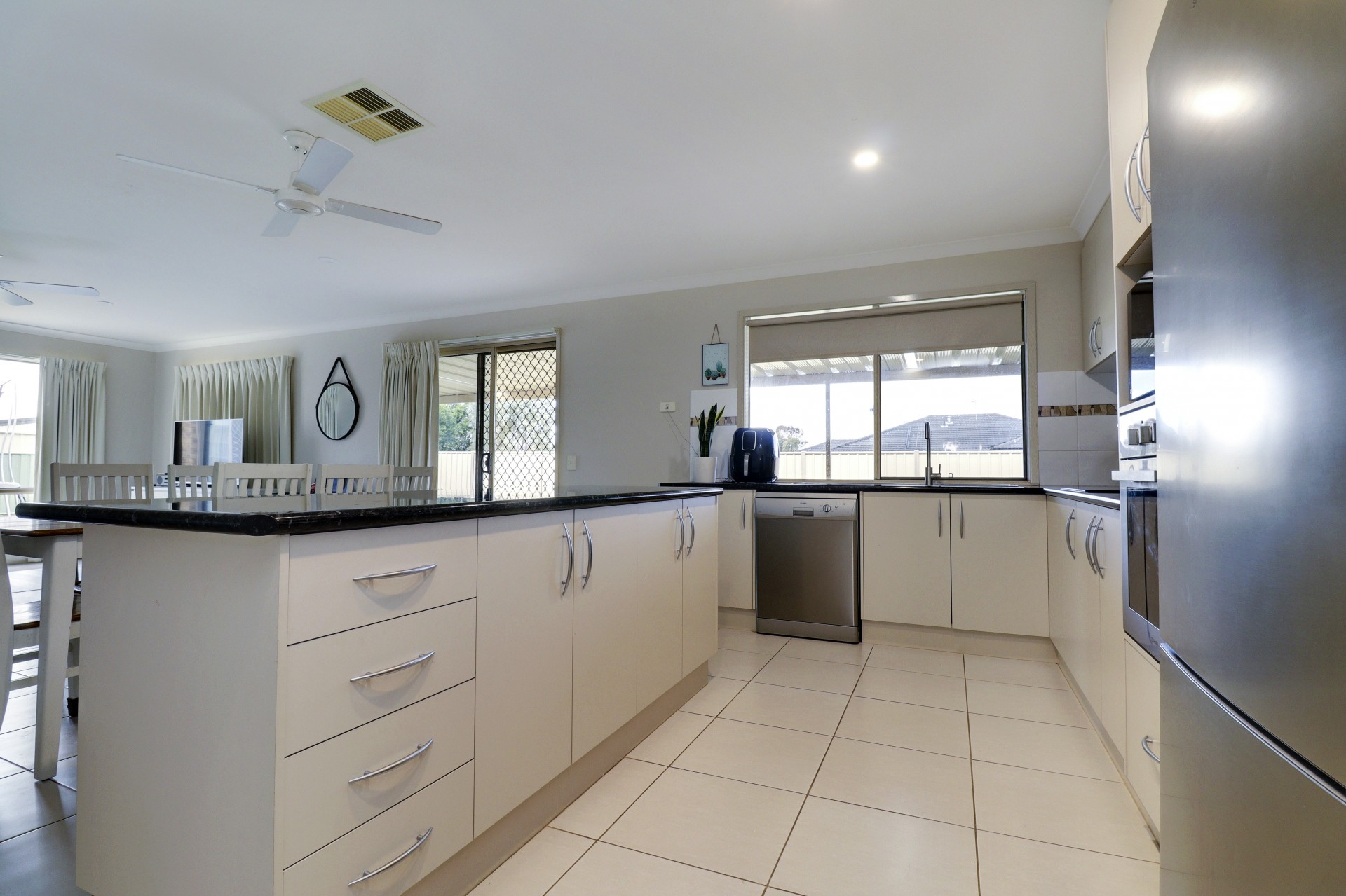 215 Hetherington Street, Deniliquin > Big River Real Estate