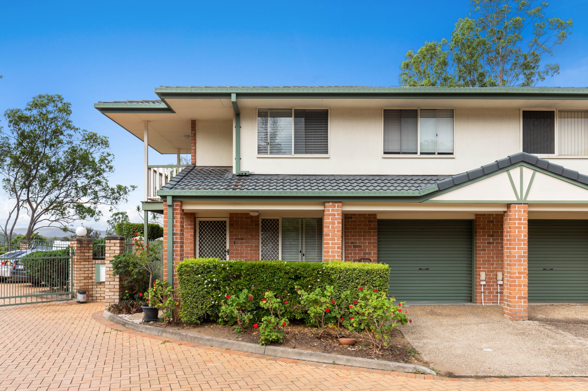 Mount Ommaney Properties For Sale
