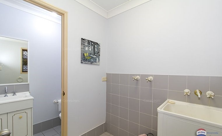 Real Estate in Sinnamon Park