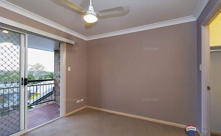 Real Estate in Sinnamon Park