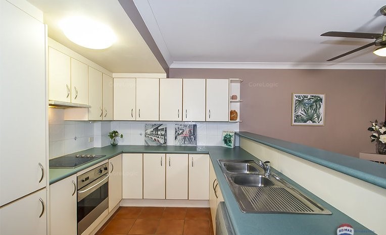 Real Estate in Sinnamon Park