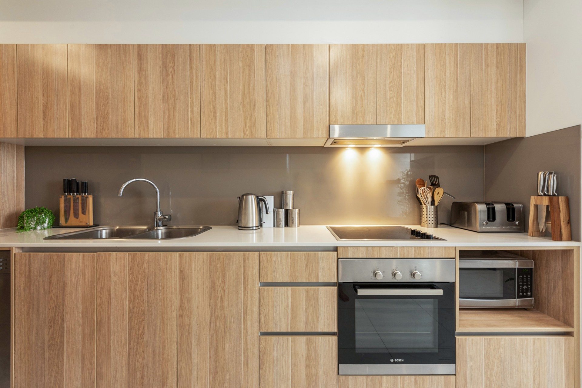 Real Estate in Holland Park West