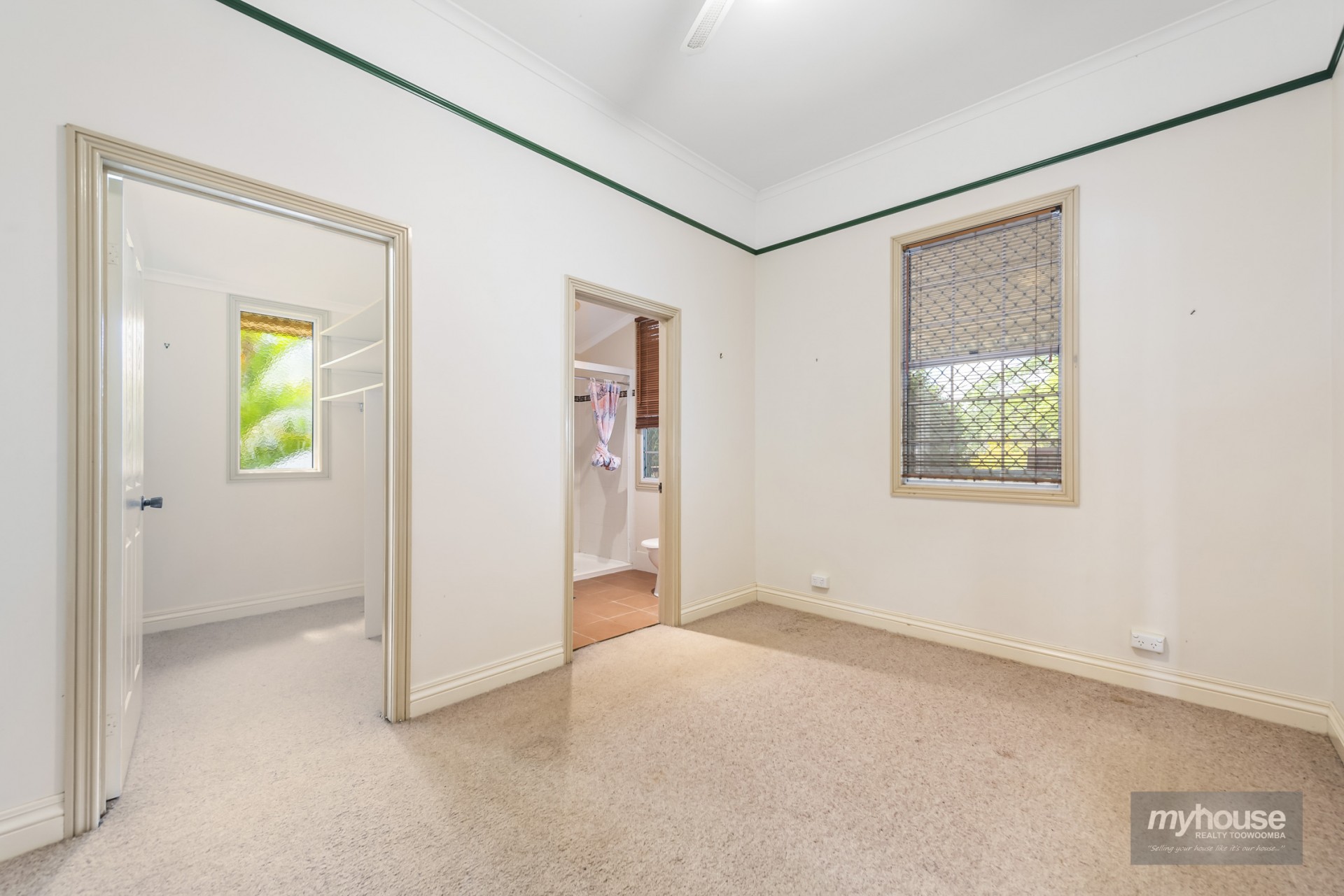 Open for inspection in Harristown