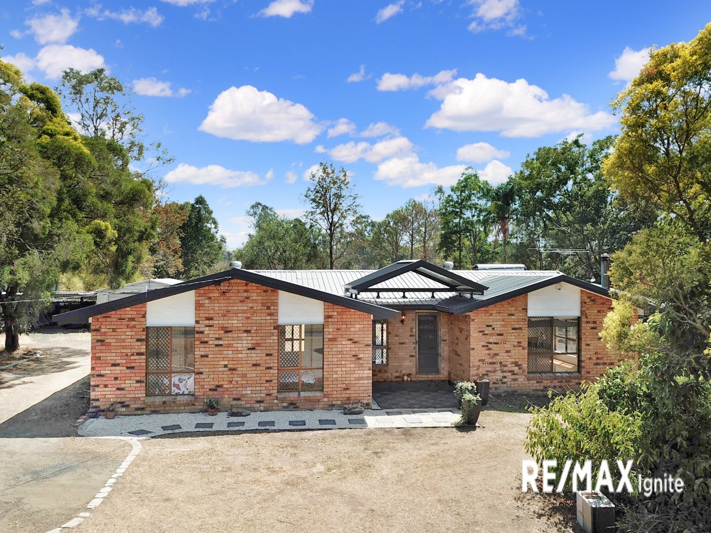 98 Dampier Street, Barellan Point > RE/MAX Ignite