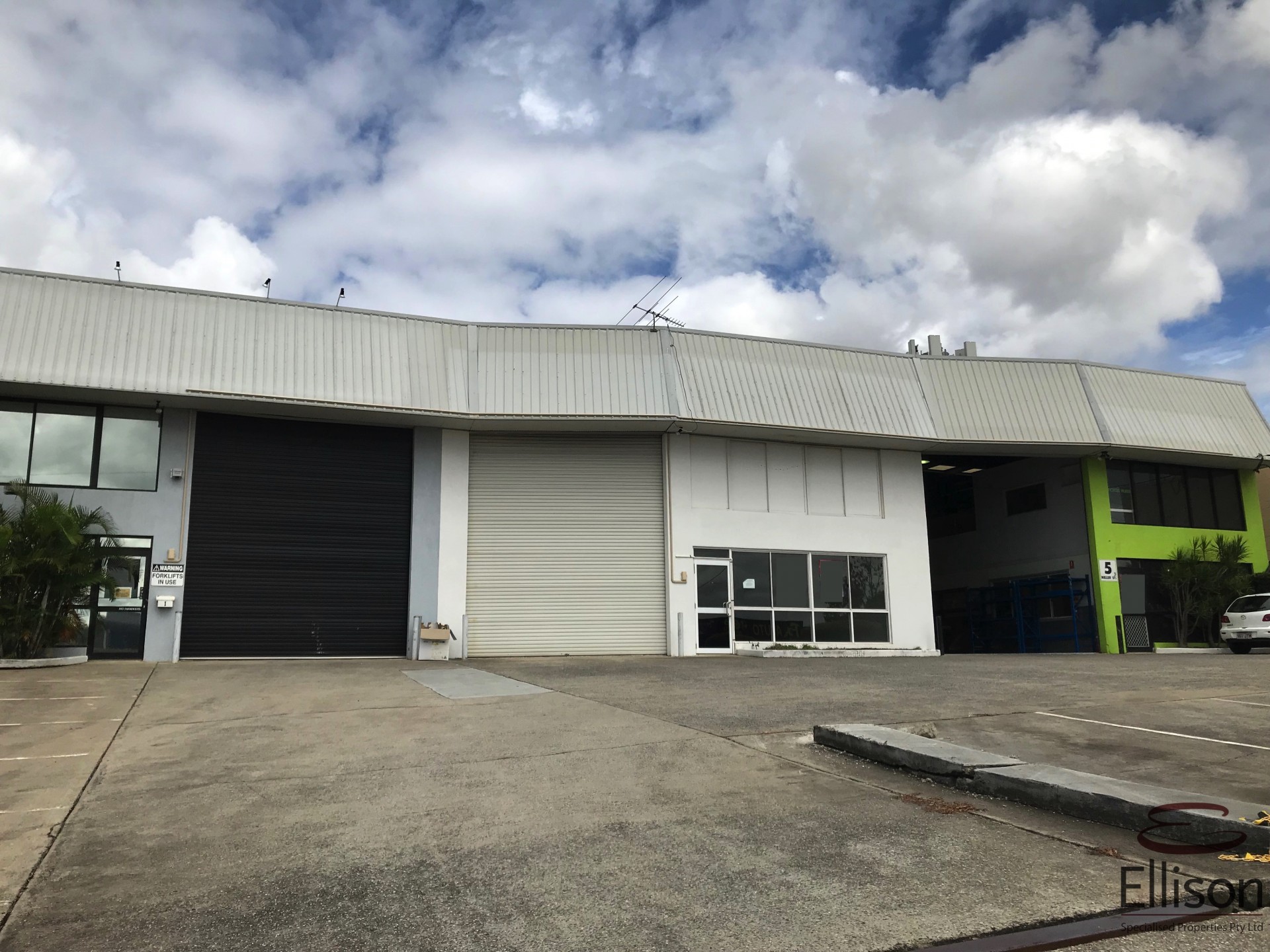 Property For Sale in Slacks Creek