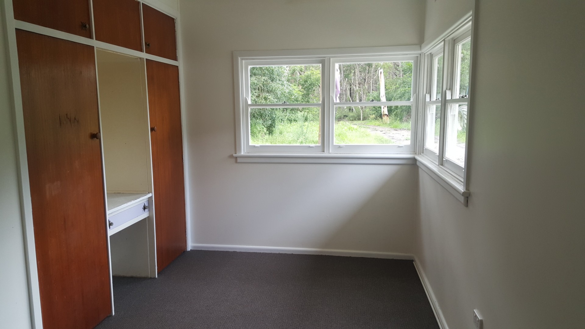 Open for inspection in Chain Valley Bay