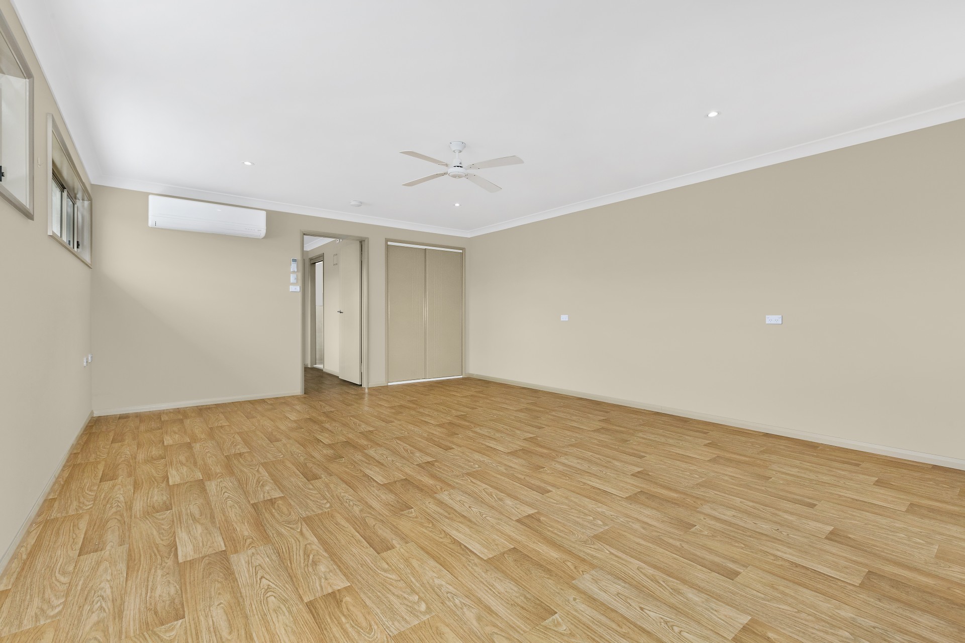 Woongarrah real estate Leased