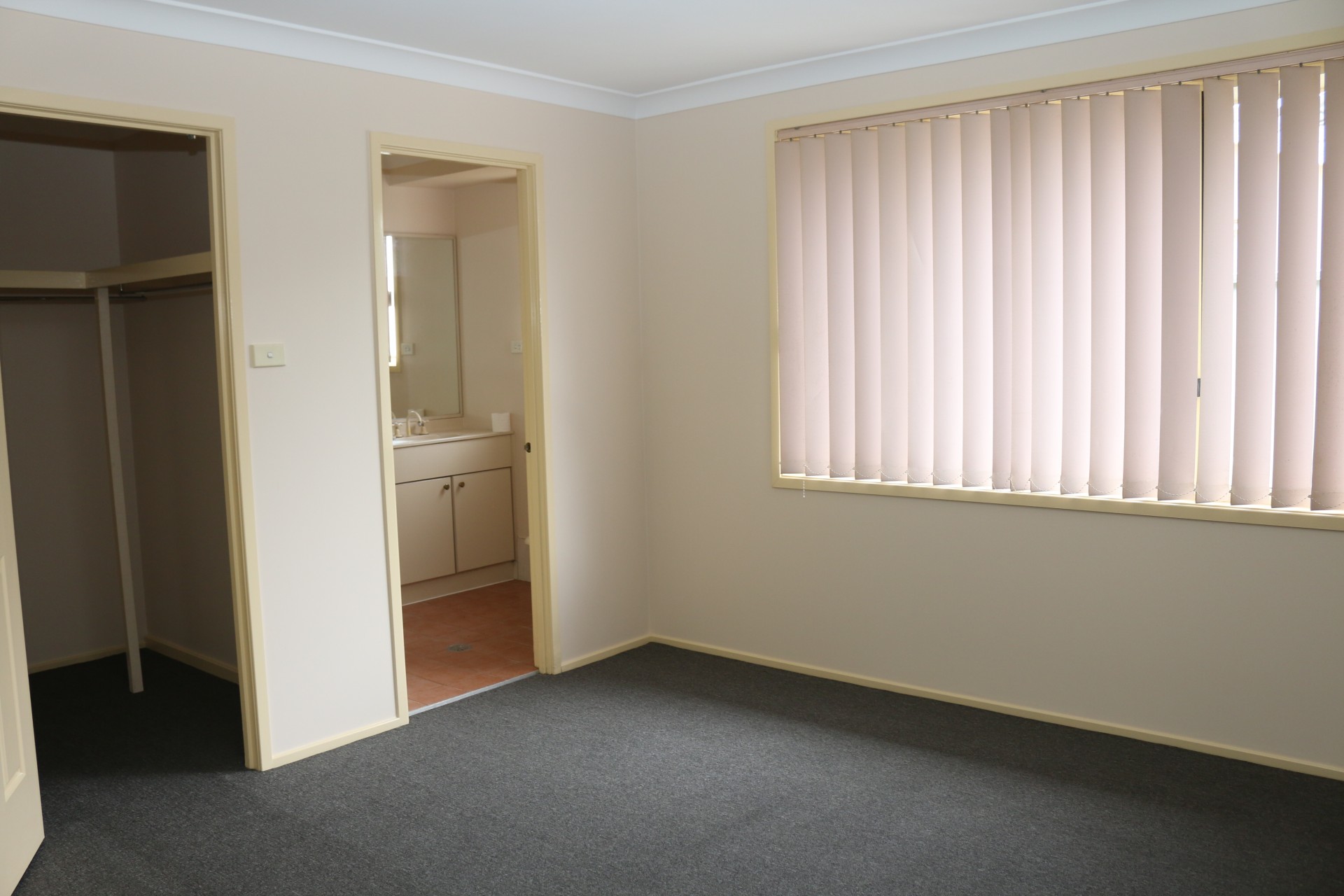 Real Estate in Hamlyn Terrace