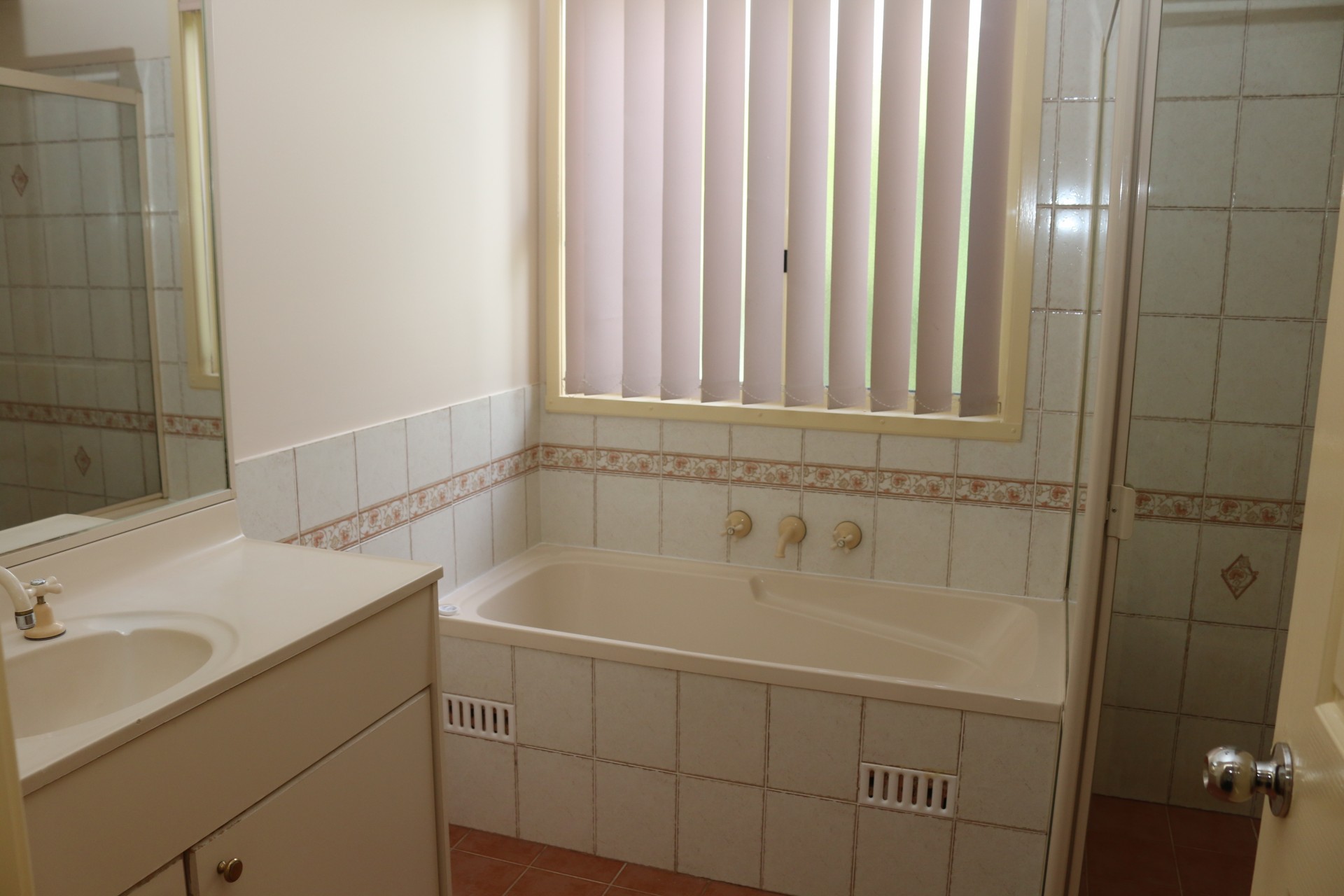 Real Estate in Hamlyn Terrace