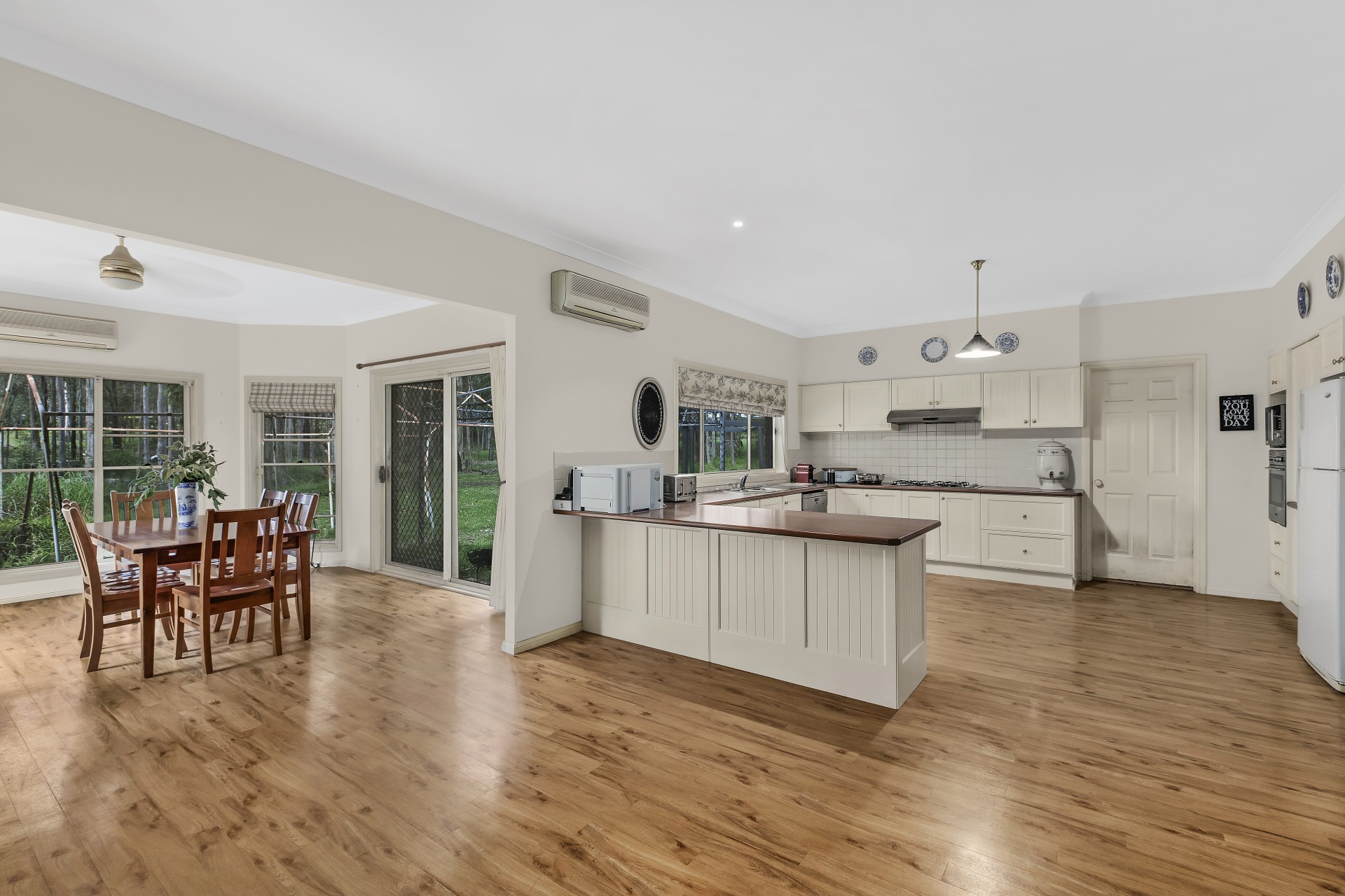 2 Pedaman Place, Jilliby > Capital One Real Estate