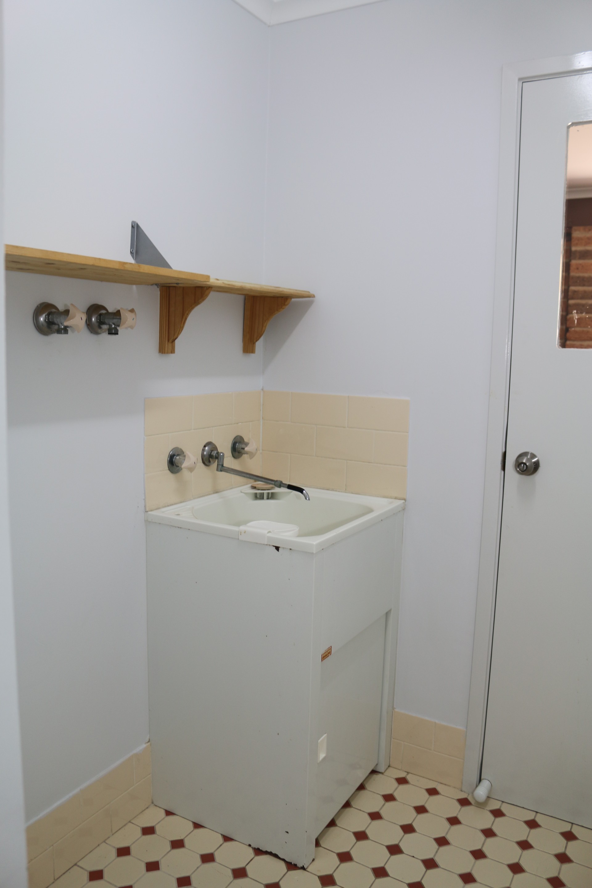 Real Estate in Tuggerawong