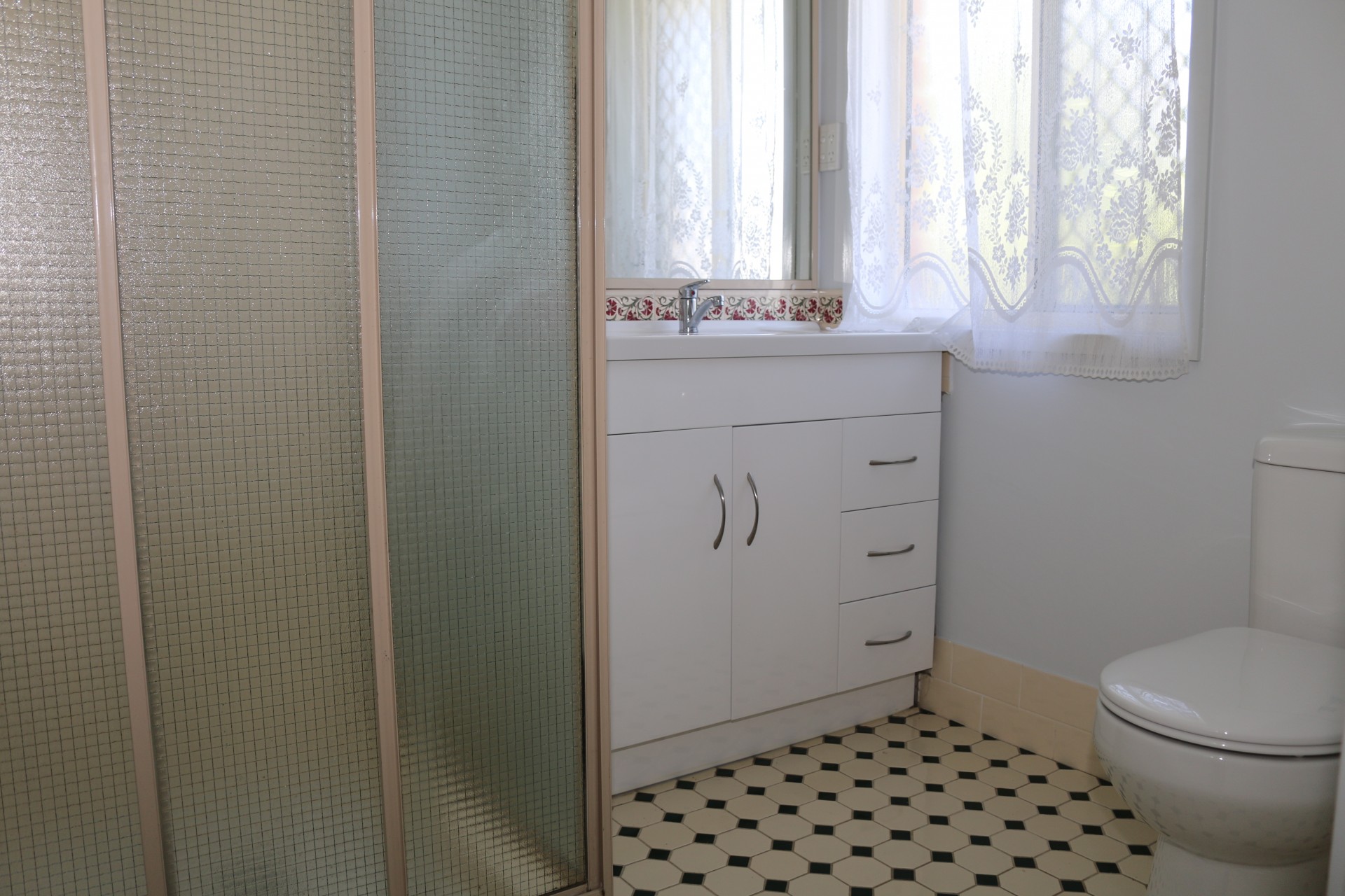 Real Estate in Tuggerawong