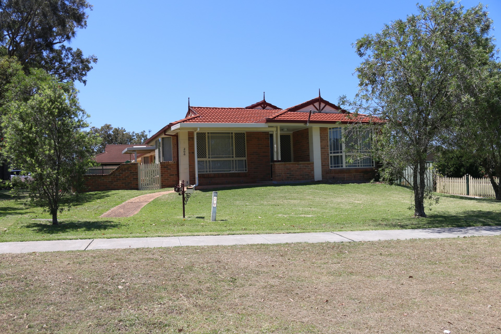 Real Estate in Tuggerawong