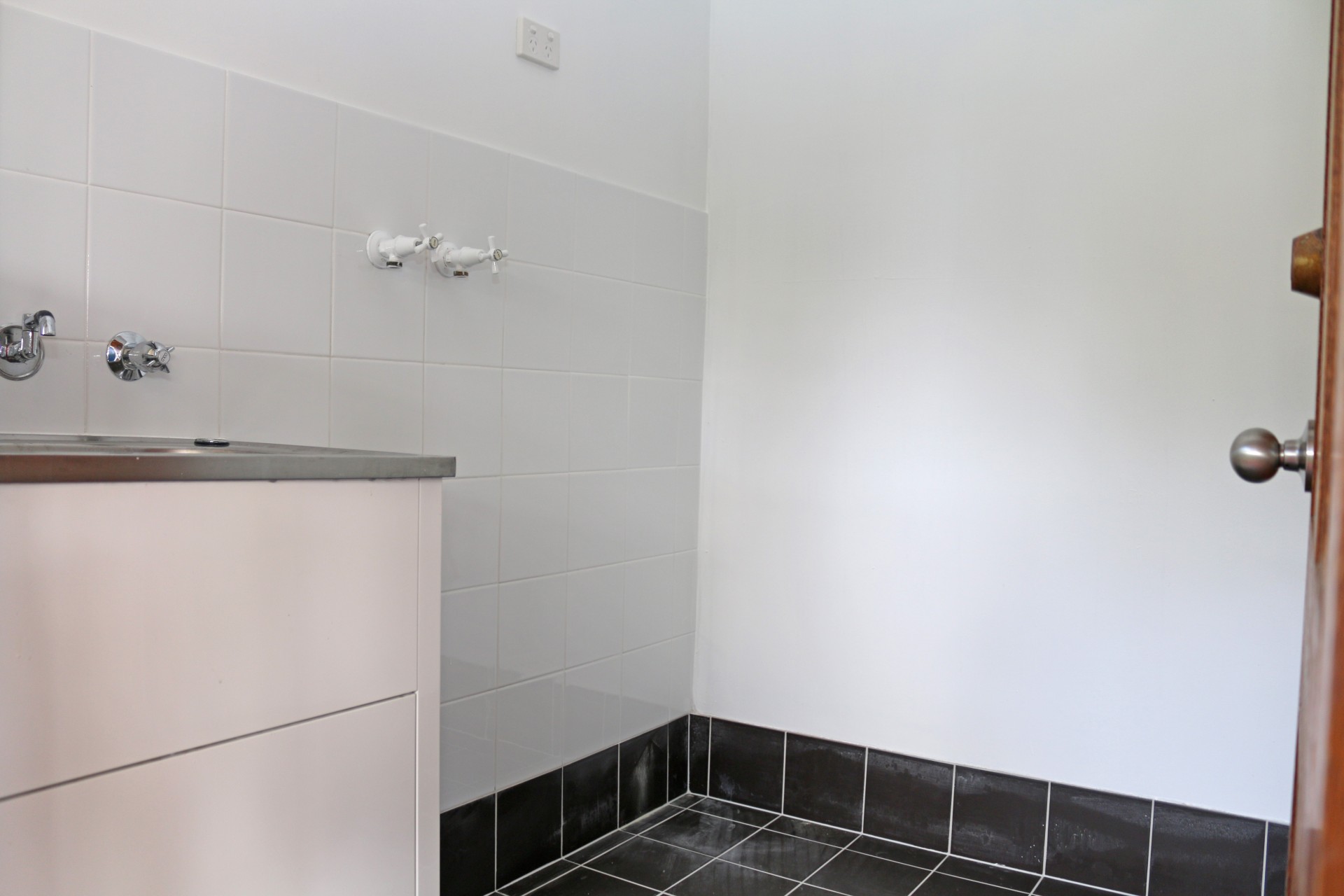 Real Estate in Kanwal