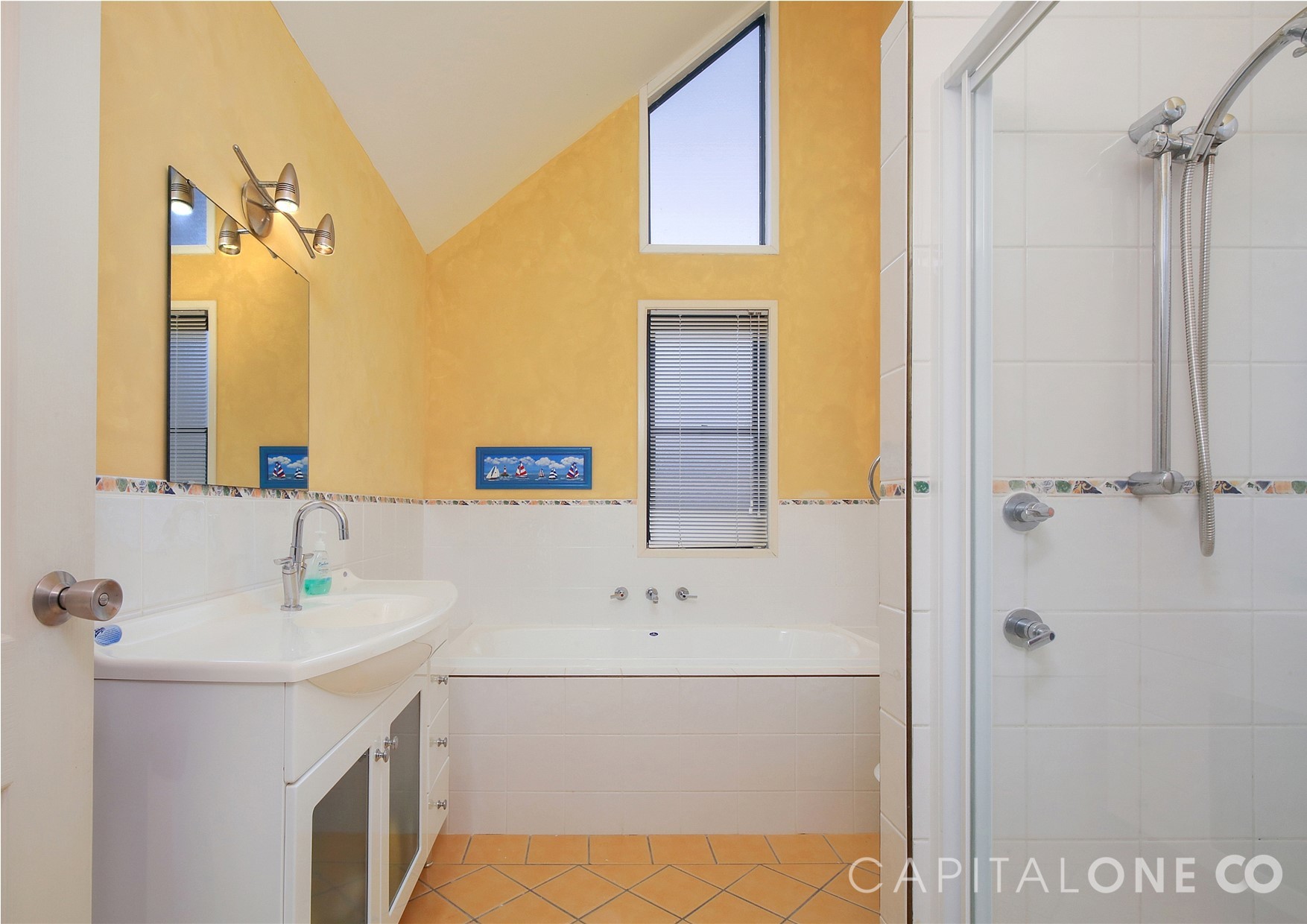 Real Estate in Chain Valley Bay