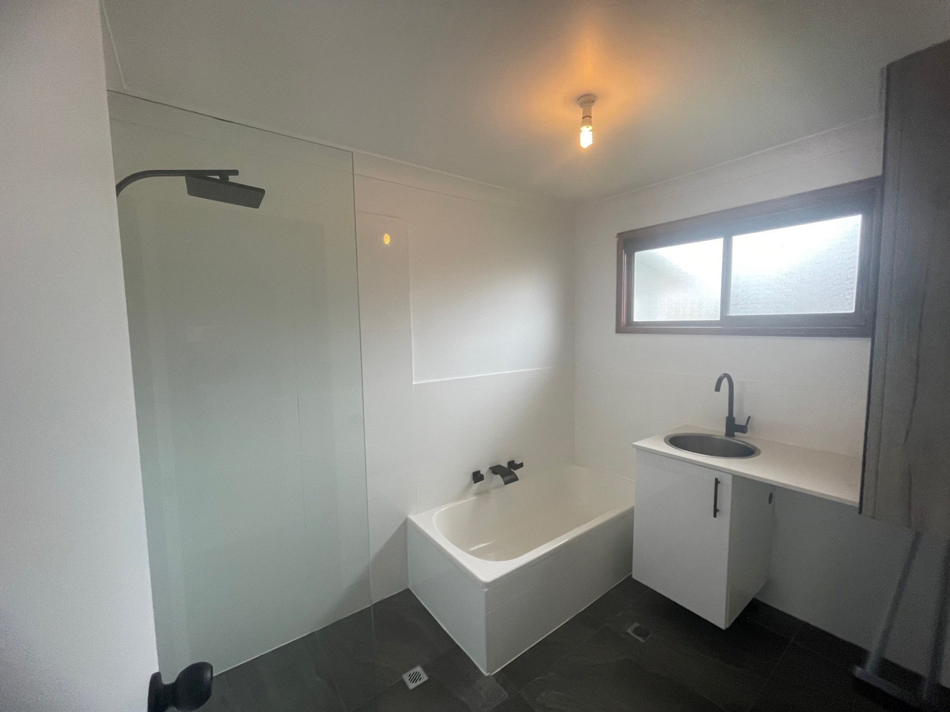 Real Estate in Tuggerawong