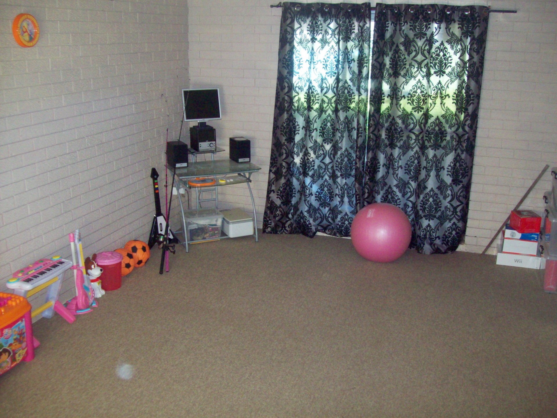 Real Estate in Tuggerawong
