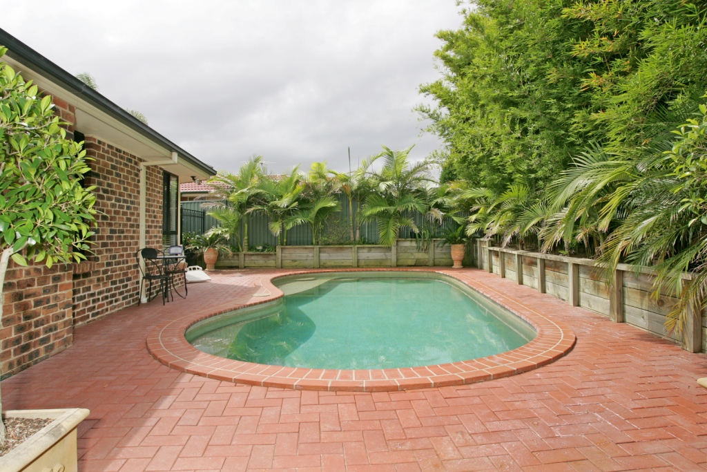 Real Estate in Hamlyn Terrace