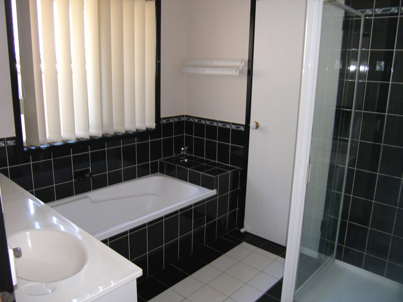 Bathroom 2 way