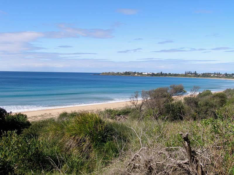 Beach track at the end of The Mall