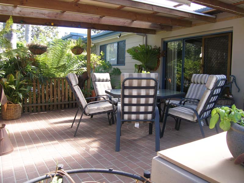 Rear entertainment area