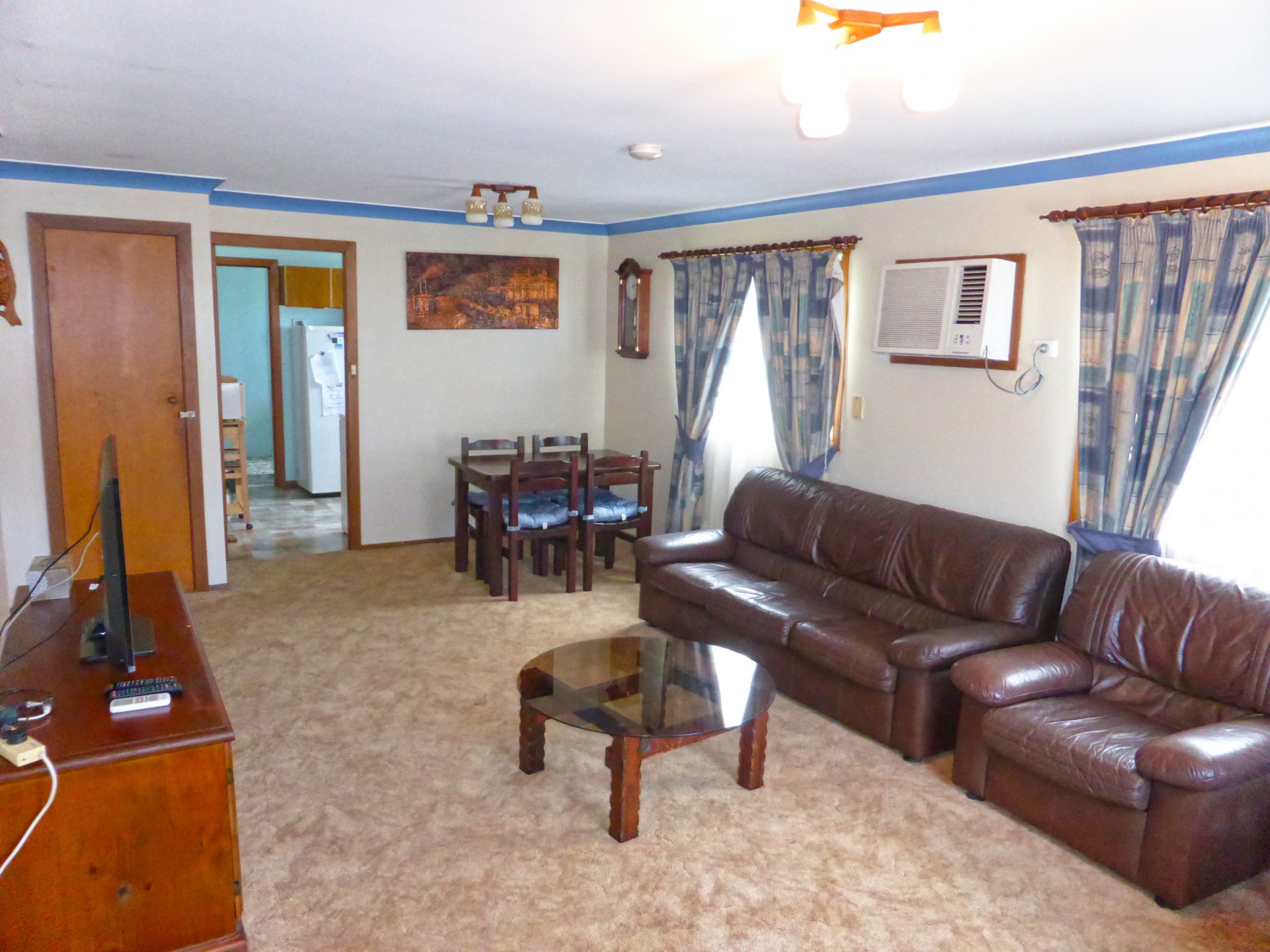 Combined lounge/dining