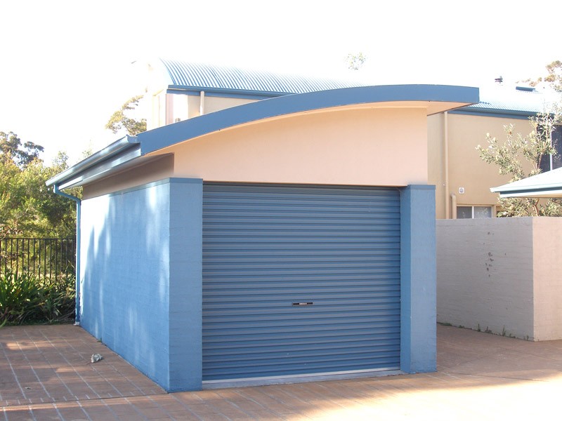 Detached Garage