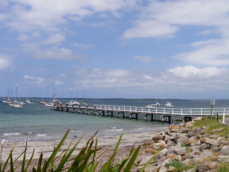 1km to Callala Bay boatramp & jetty