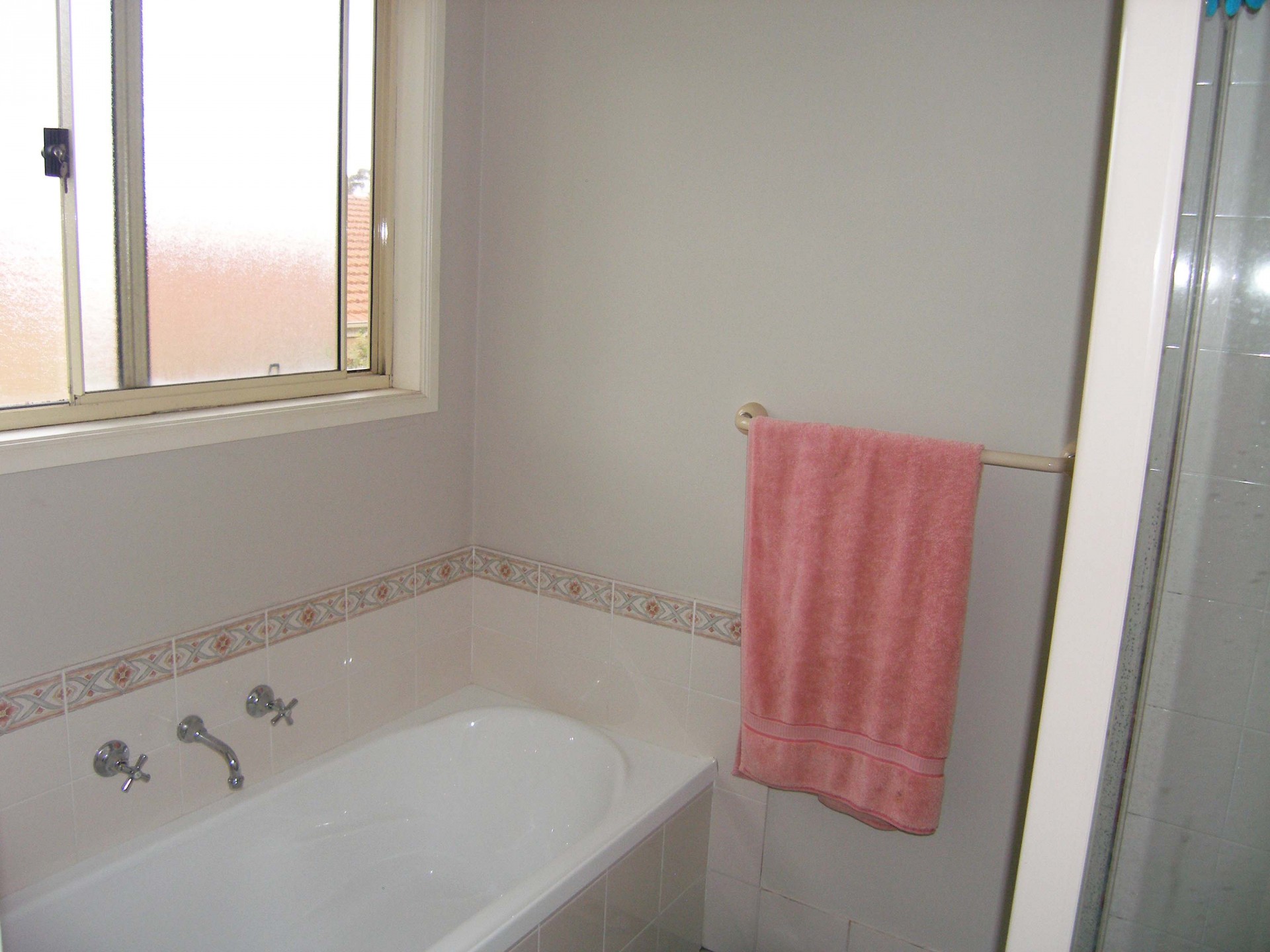 3 way bathroom upstairs