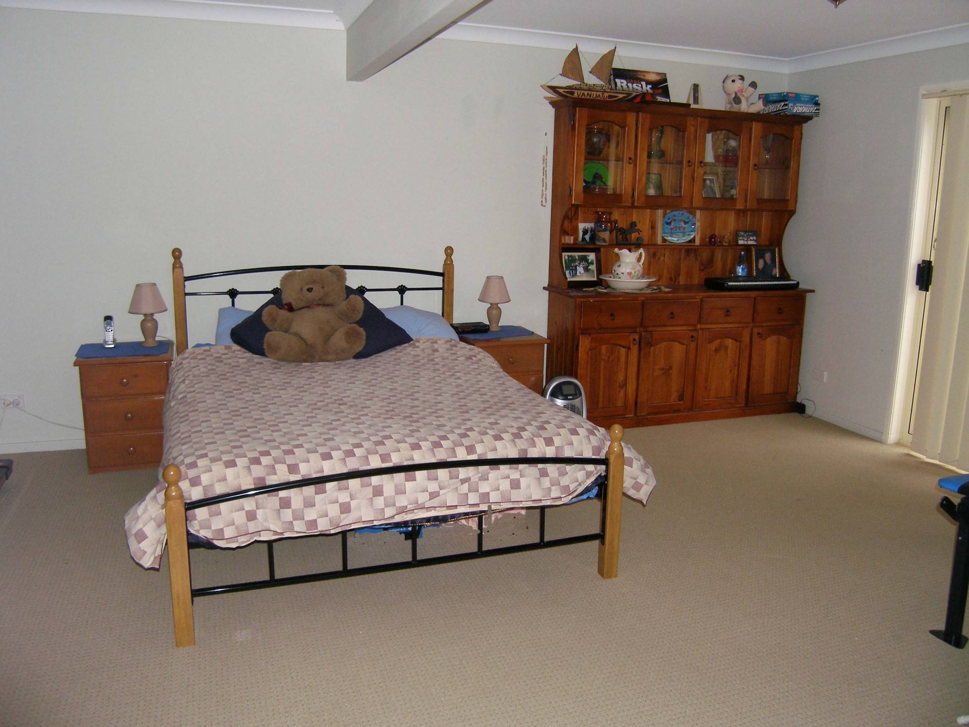 Bed 4/rumpus room downstairs