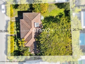 35 Galsworthy Street, Holland Park West, QLD 4121