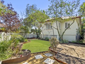 15 Edmond Street, Coorparoo, QLD 4151