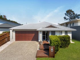 4 Feathertail Pl, Gumdale, QLD 4154