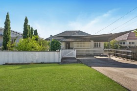 5 Avesness Street, Holland Park, QLD 4121