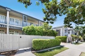2/24 Cambridge Street, Bulimba, QLD 4171
