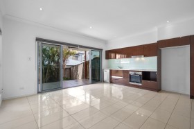 4/39 Orana Street, Carina, QLD 4152