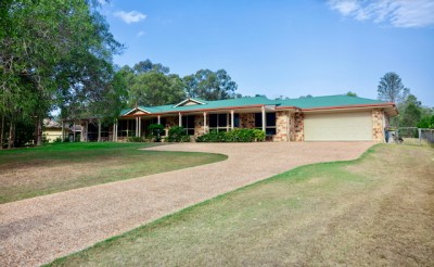 Property in Karalee - $1500 Per Week