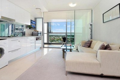 Property in Hamilton - Sell Now! Bring all offers!