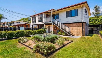 Property in Woodridge - Offers over $359,000