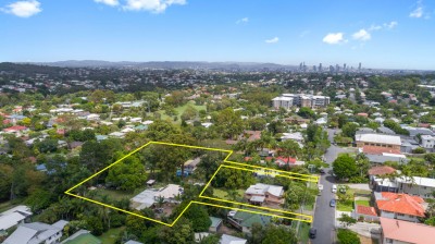 Property in Holland Park - For Sale