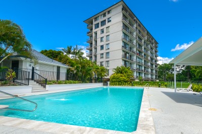 Property in Clear Island Waters - $580.00 per week