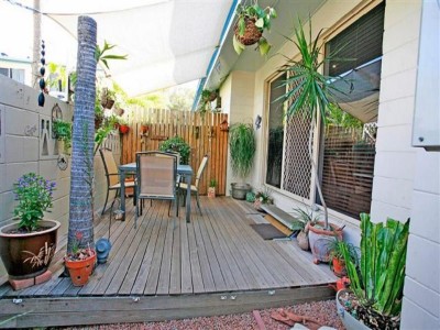2/15 Second Ave, Railway Estate, QLD 4810