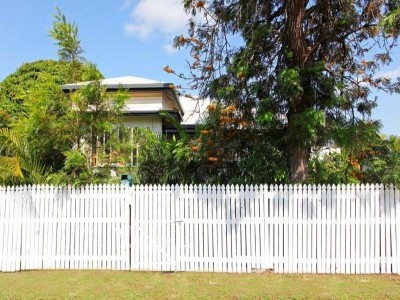 2 Sussex St, Hyde Park, QLD 4812
