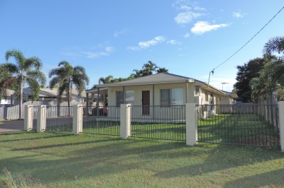 11B Moor Court, Kelso, QLD 4815