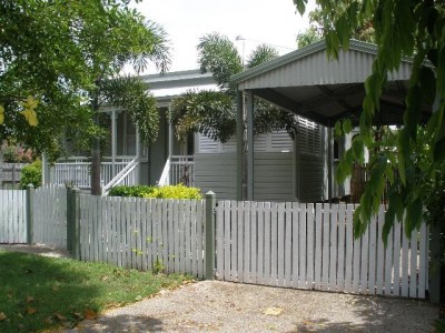 9 Goldring Street, Hermit Park, QLD 4812