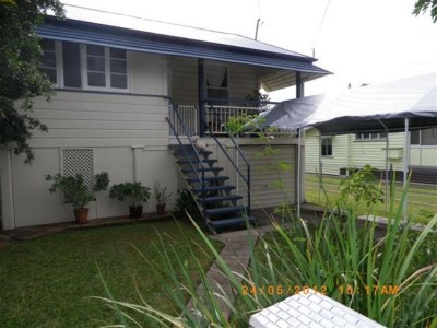 Property in Lota - Leased