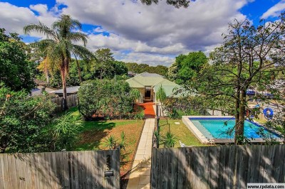 Property in Lota - Leased